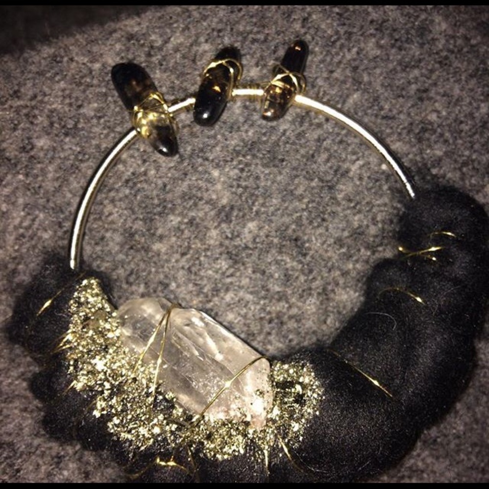 Quartz crystal pendant